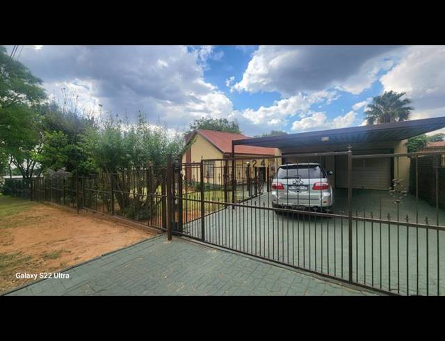 4 BEDROOM HOUSE FOR SALE IN GREENHILLS